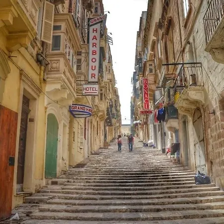 Modern Close To Valletta * 弗洛里亚纳